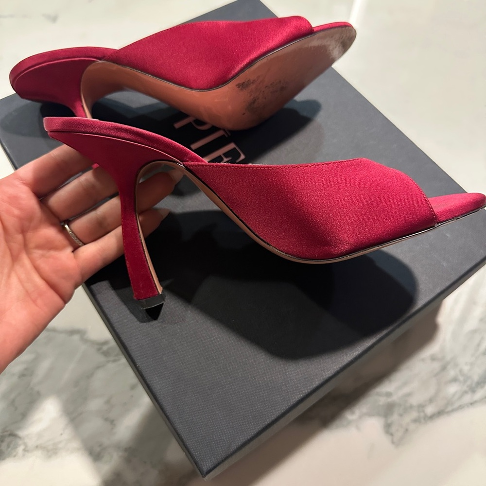 Red Heels with Classic Design - Picture 6 of 7